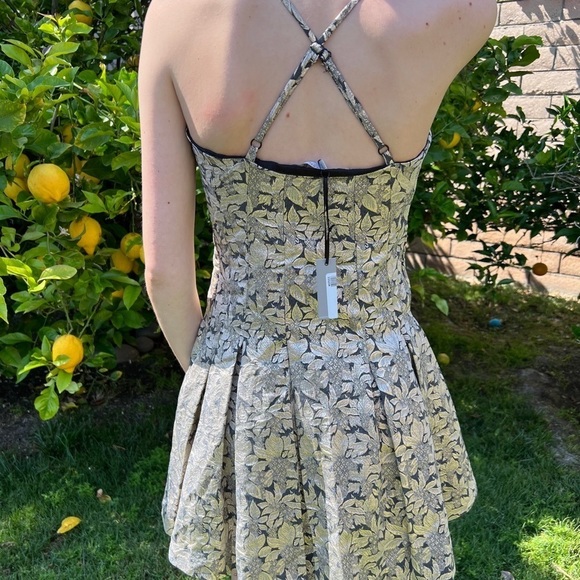 Nwt Lovers + Friends Abby Metallic Brocade Fit & Flare Mini Dress - Picture 2 of 8